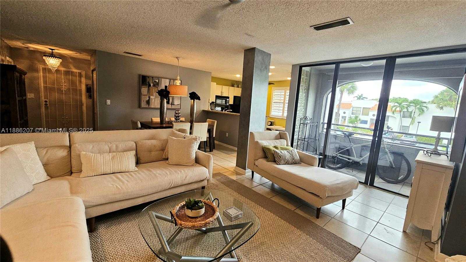 Small Image of 3544 MAGELLAN CIR #117, Aventura Number 13