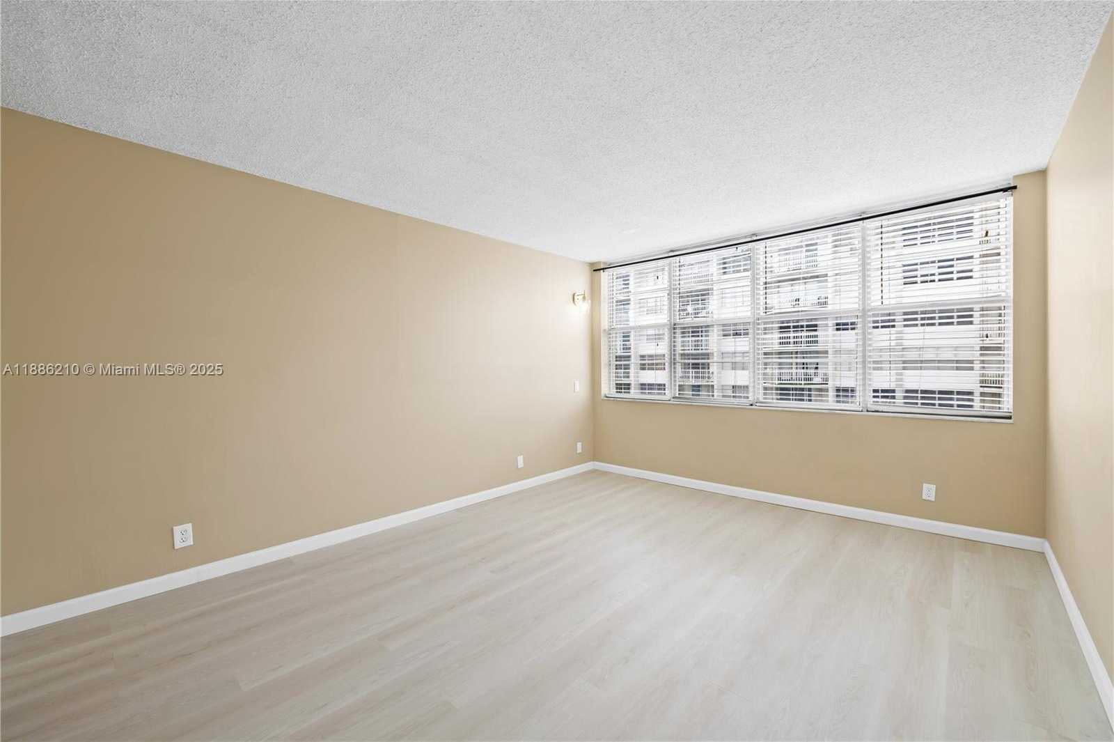 Small Image of 16740 NORTH EAST 9TH AVE #508, North Miami Beach Number 10