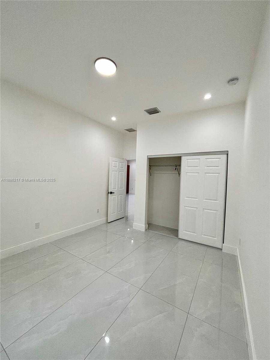 Small Image of 5737 CLEVELAND ST #2, Hollywood Number 5
