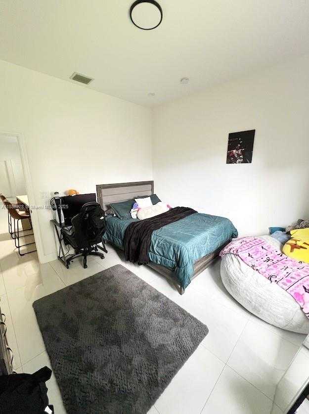 Small Image of 5737 Cleveland St, Hollywood, FL 33021, USA Number 9