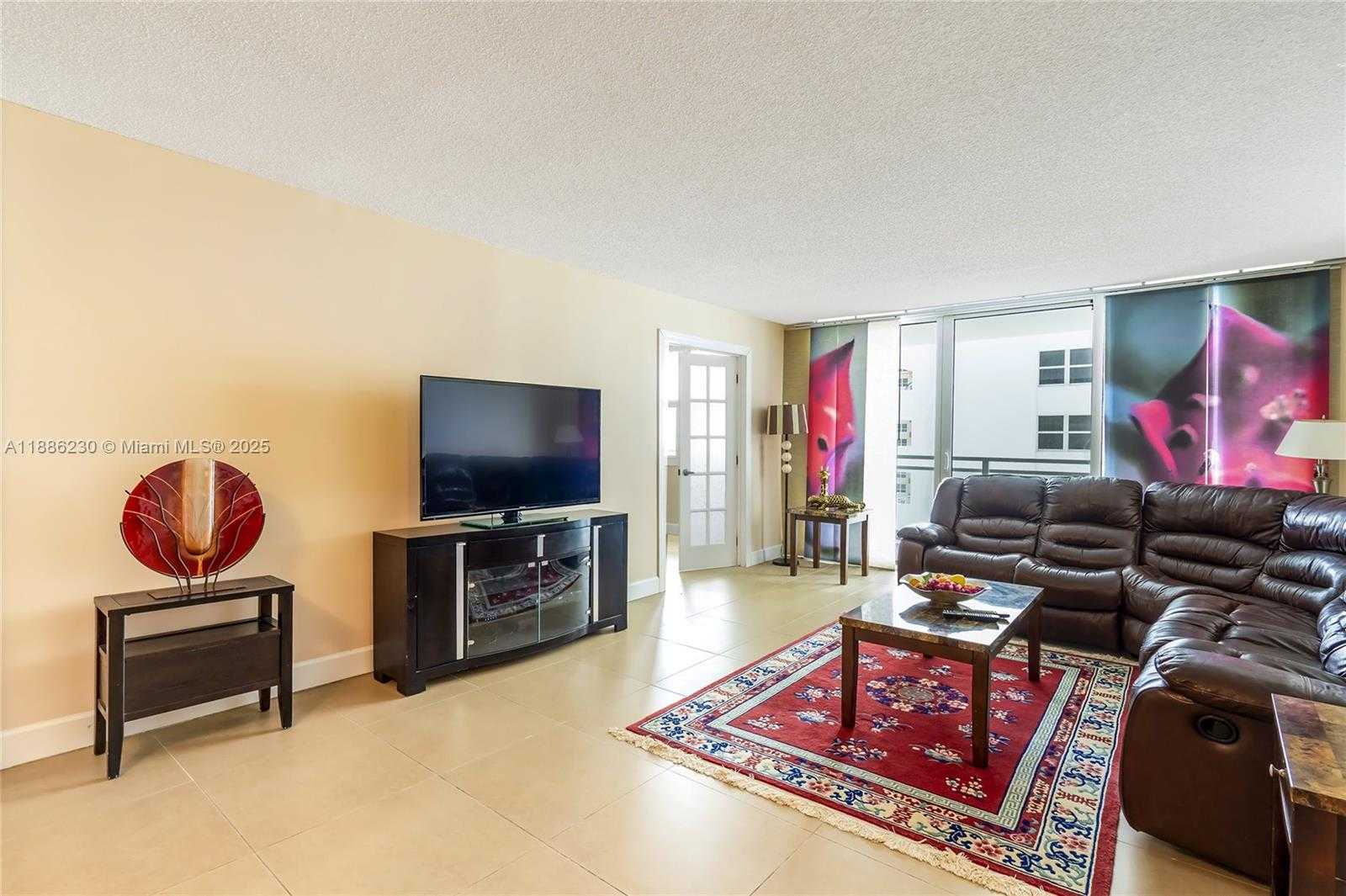 Small Image of 2030 SOUTH OCEAN DR #1118, Hallandale Beach Number 12