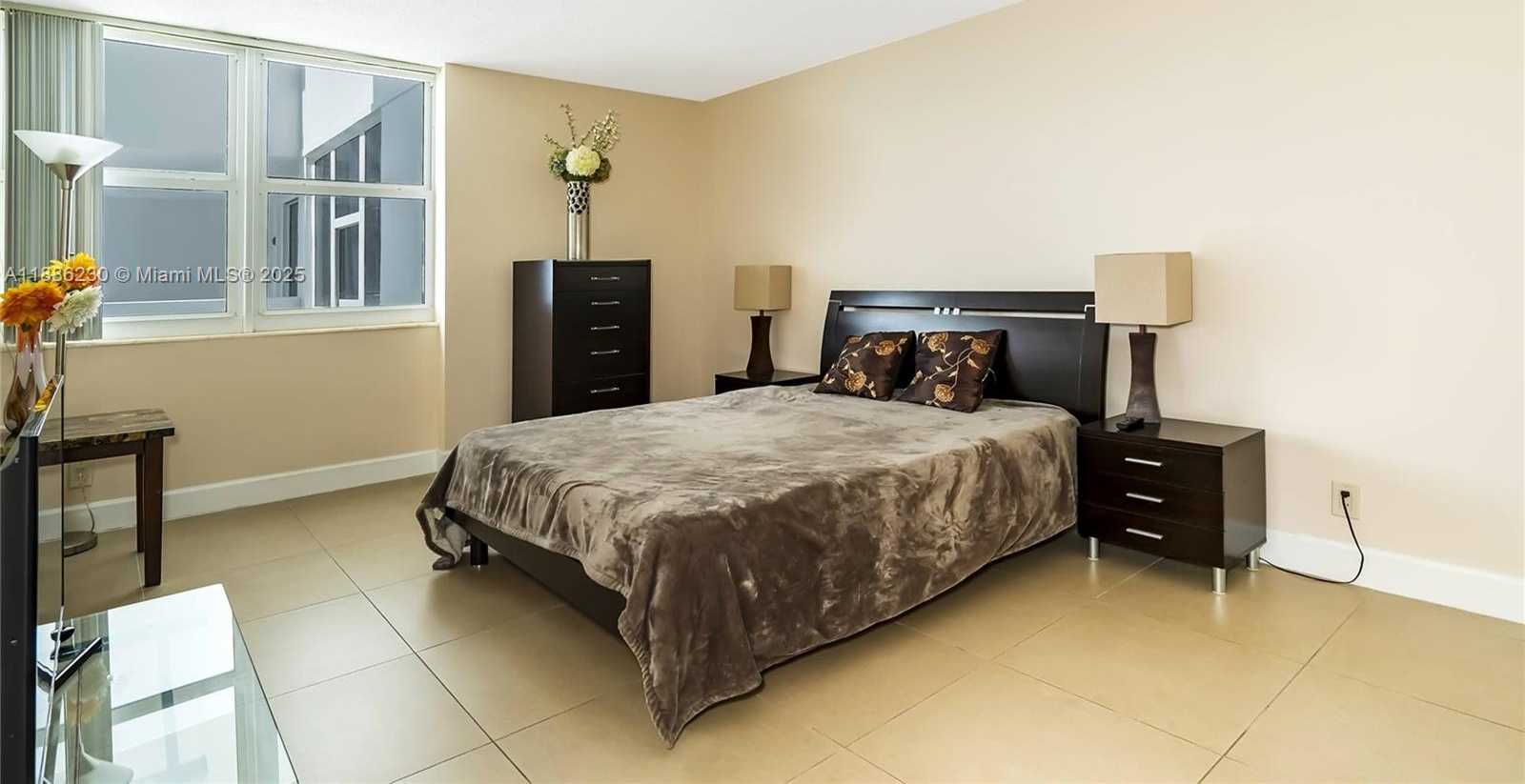 Small Image of 2030 SOUTH OCEAN DR #1118, Hallandale Beach Number 19