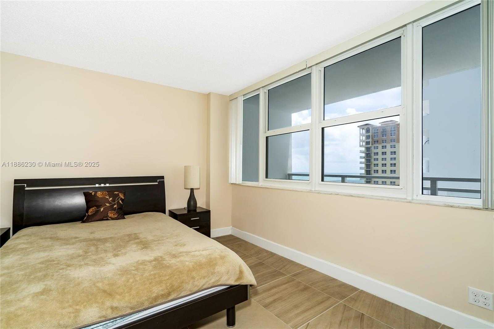 Small Image of 2030 SOUTH OCEAN DR #1118, Hallandale Beach Number 28
