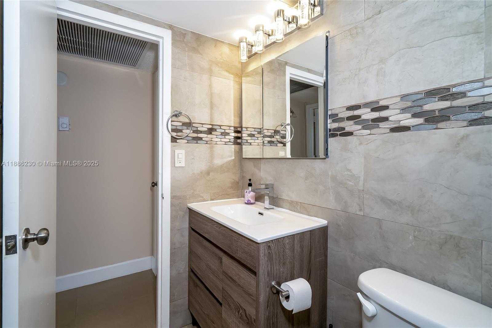 Small Image of 2030 SOUTH OCEAN DR #1118, Hallandale Beach Number 34