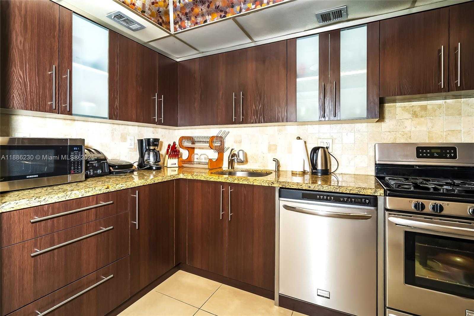 Small Image of 2030 SOUTH OCEAN DR #1118, Hallandale Beach Number 5
