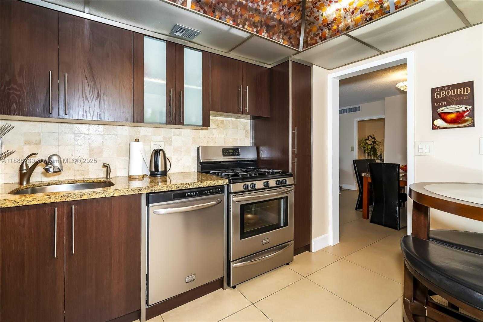 Small Image of 2030 SOUTH OCEAN DR #1118, Hallandale Beach Number 6
