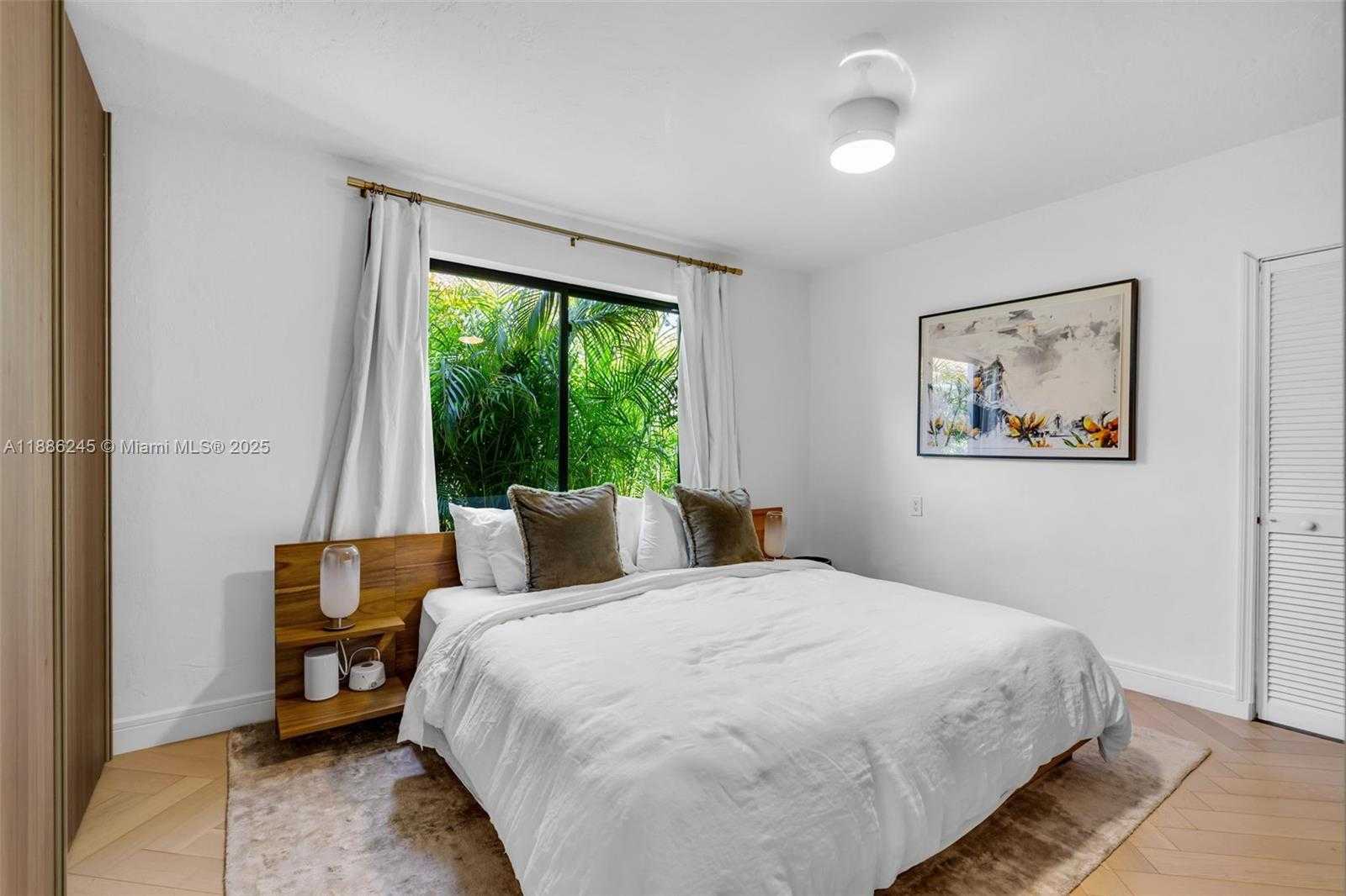 Small Image of 1853 SOUTH WEST 24TH TER, Miami Number 16
