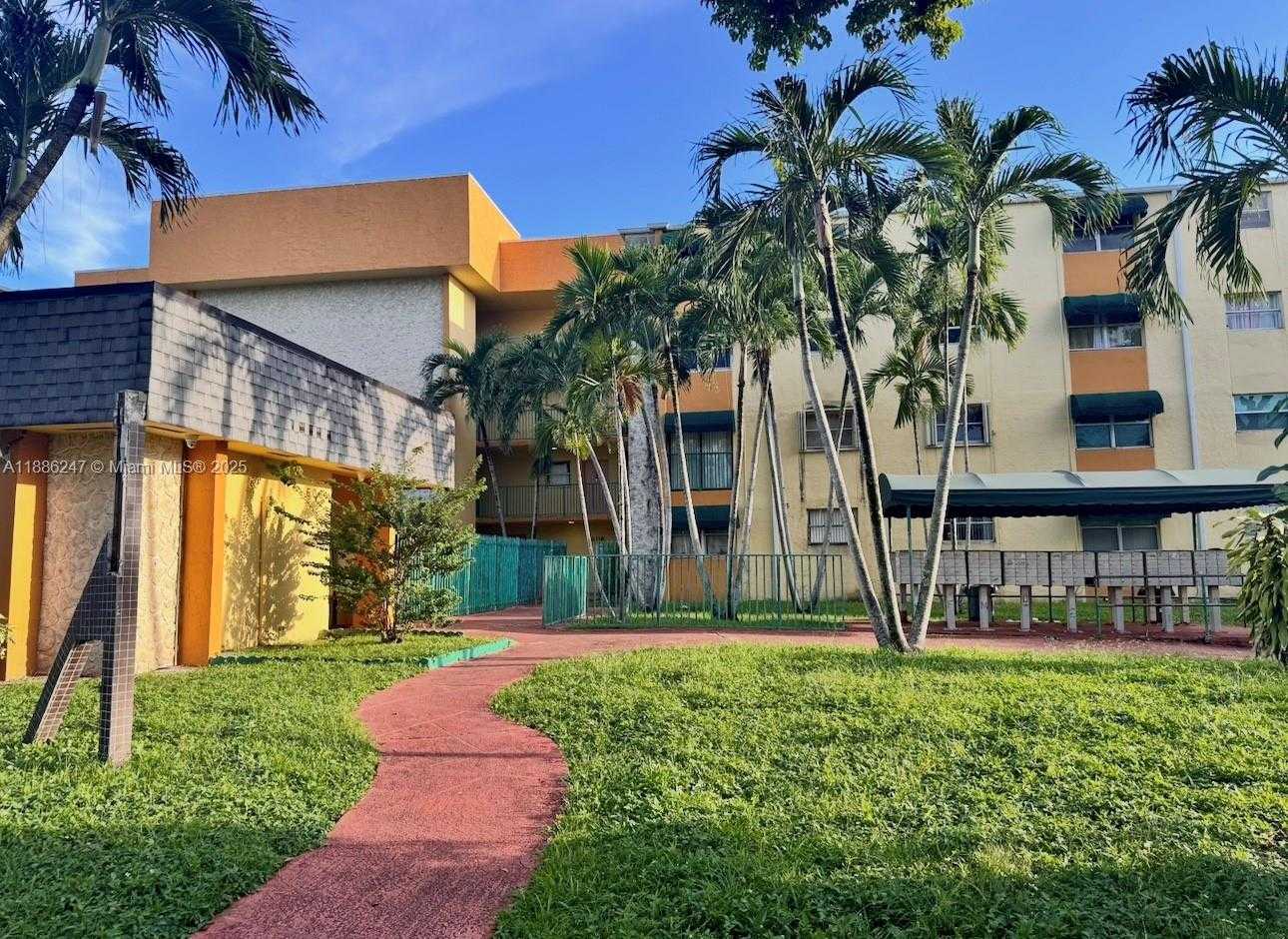 Small Image of 606 WEST 81ST ST #303, Hialeah Number 10