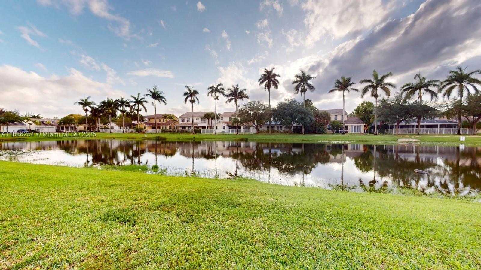 Small Image of 4713 VILLAGE WAY #4713, Davie Number 33