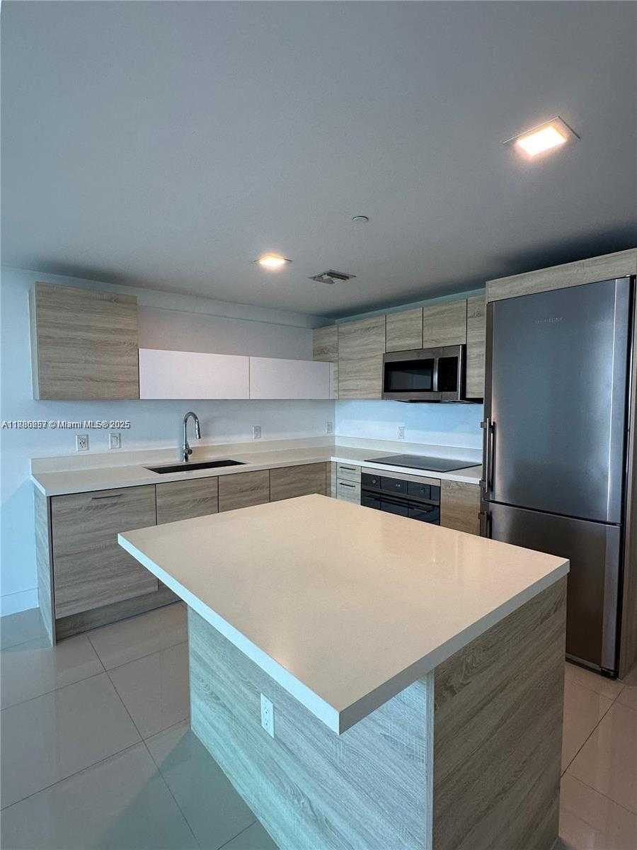 Small Image of 16385 BISCAYNE BLVD #904, North Miami Beach Number 12