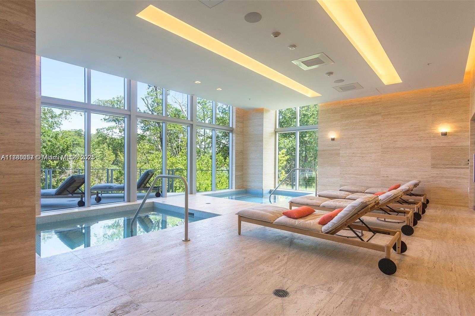 Small Image of 16385 BISCAYNE BLVD #904, North Miami Beach Number 26