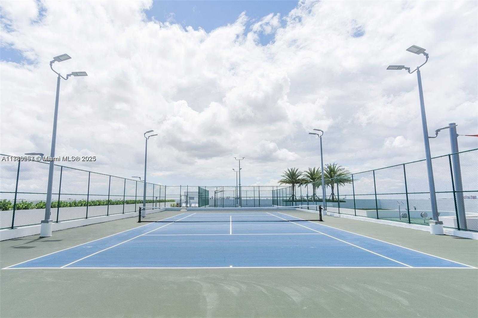 Small Image of 16385 BISCAYNE BLVD #904, North Miami Beach Number 37