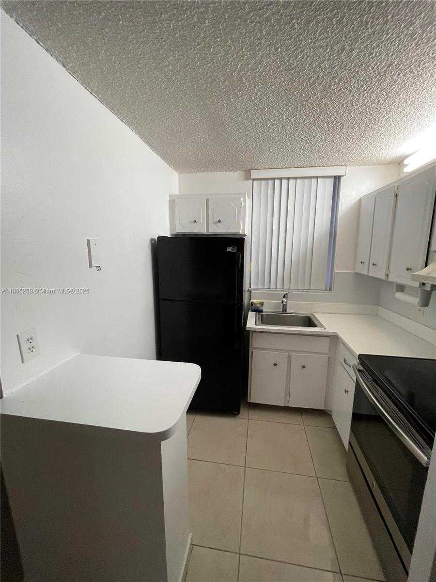 Small Image of 1801 SOUTH TREASURE DR #525, North Bay Village Number 15