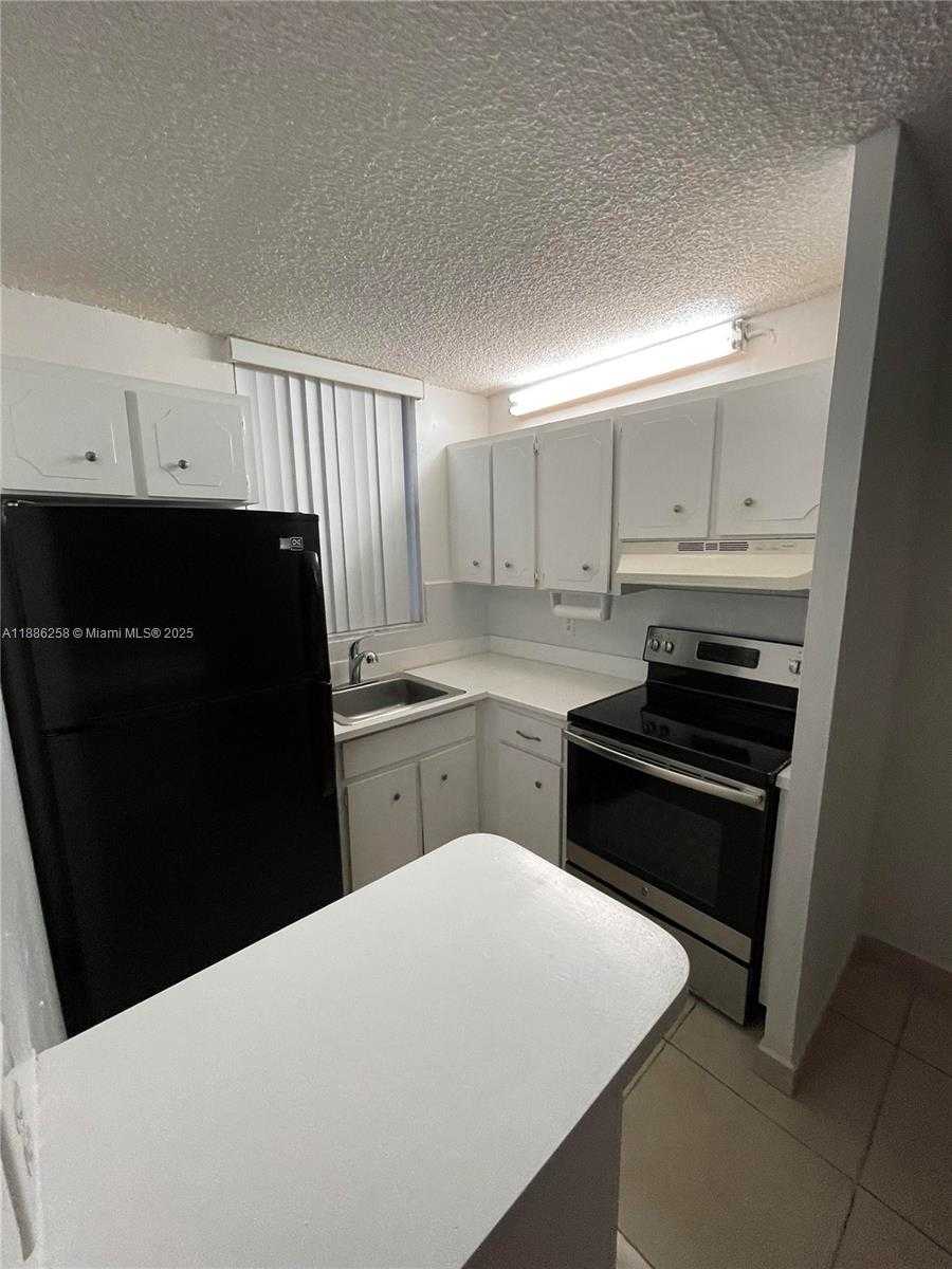 Small Image of 1801 SOUTH TREASURE DR #525, North Bay Village Number 16