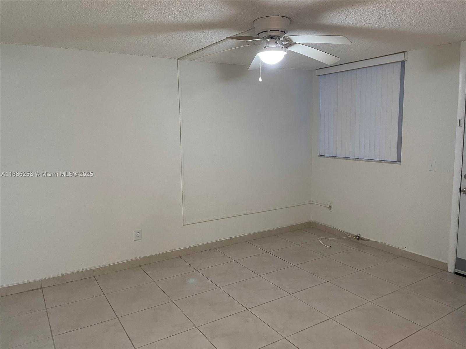 Small Image of 1801 SOUTH TREASURE DR #525, North Bay Village Number 18