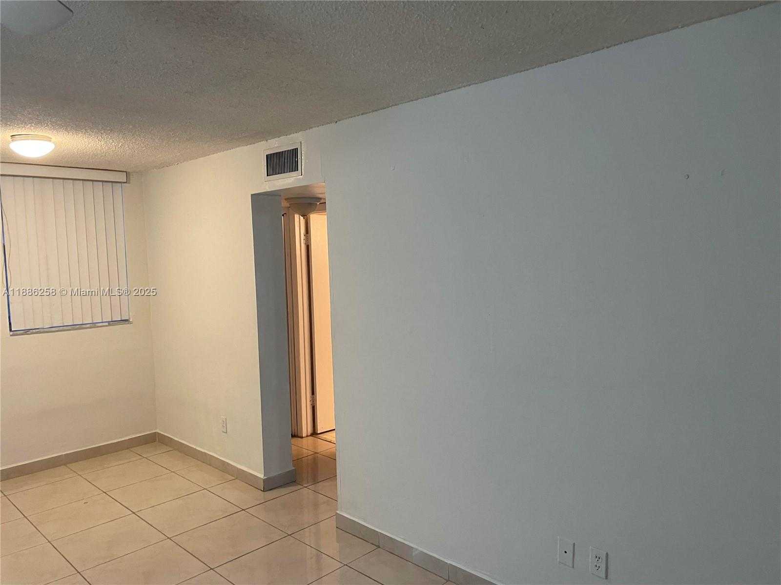 Small Image of 1801 SOUTH TREASURE DR #525, North Bay Village Number 19