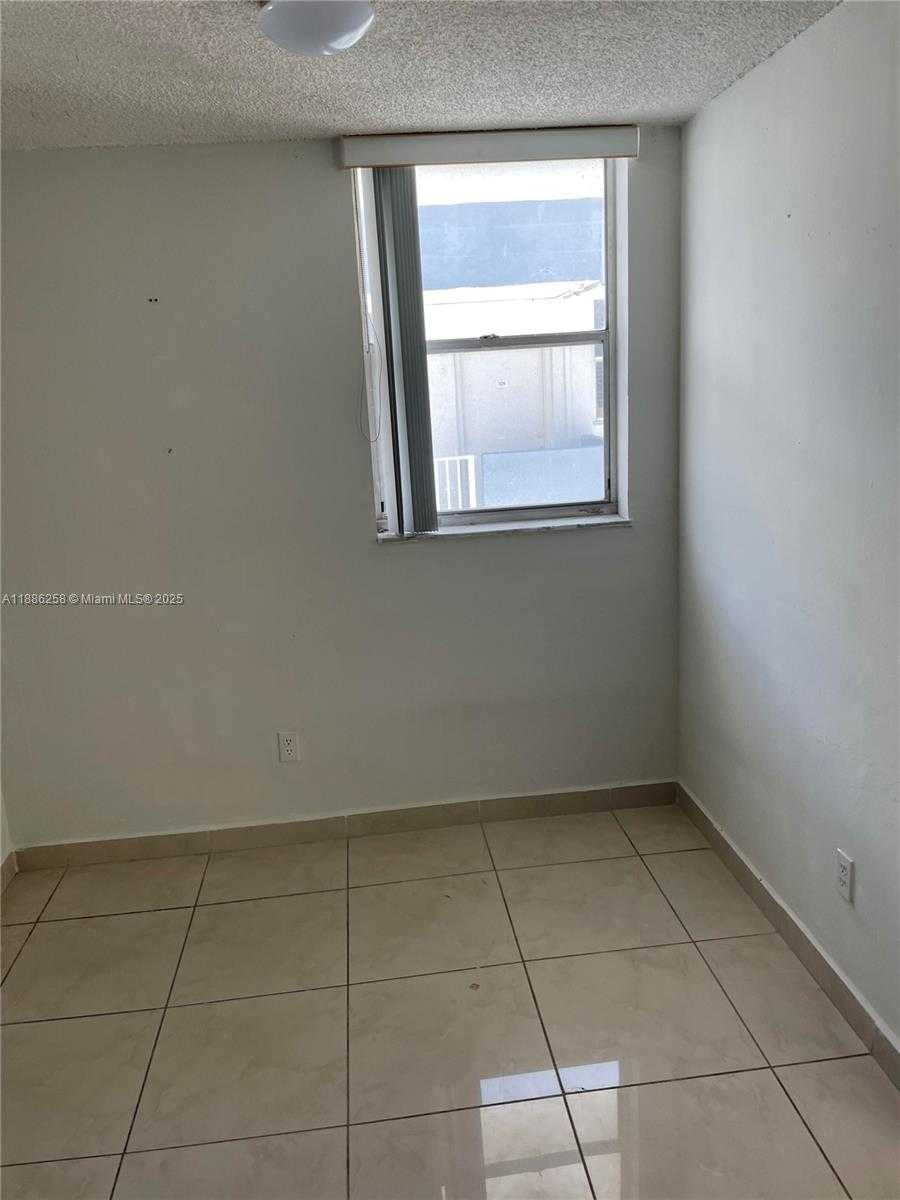 Small Image of 1801 SOUTH TREASURE DR #525, North Bay Village Number 20
