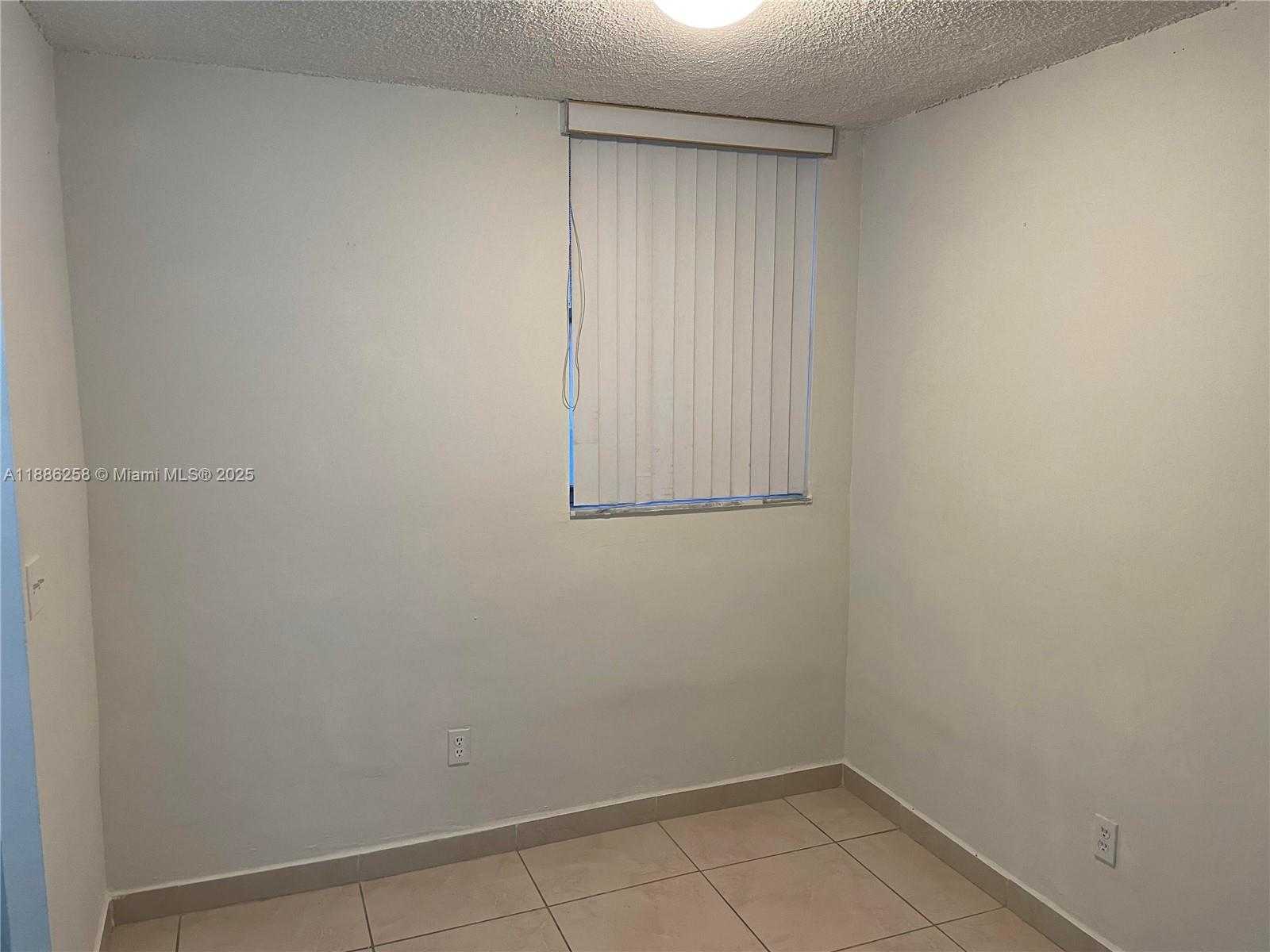 Small Image of 1801 SOUTH TREASURE DR #525, North Bay Village Number 21