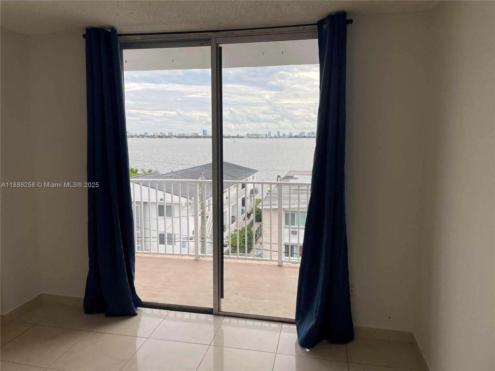 Small Image of 1801 SOUTH TREASURE DR #525, North Bay Village Number 25