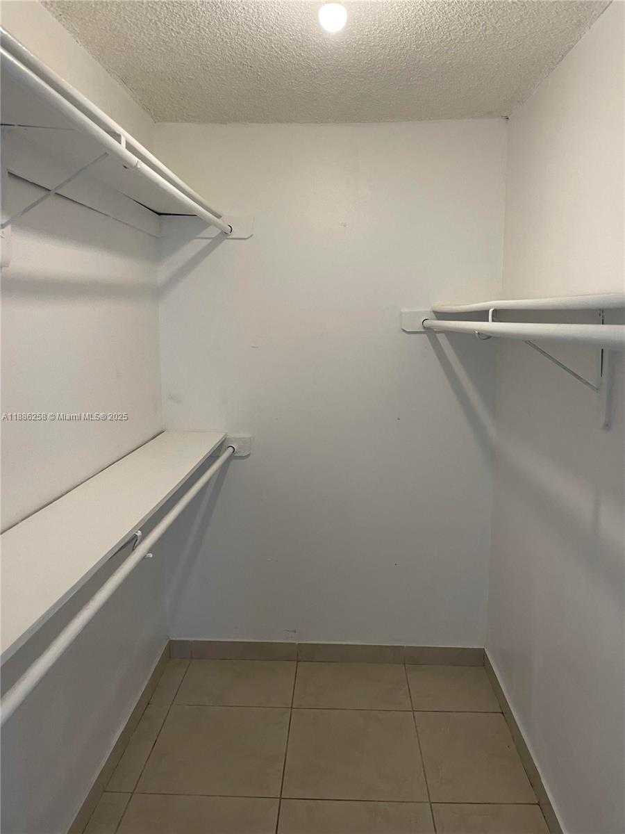 Small Image of 1801 SOUTH TREASURE DR #525, North Bay Village Number 26