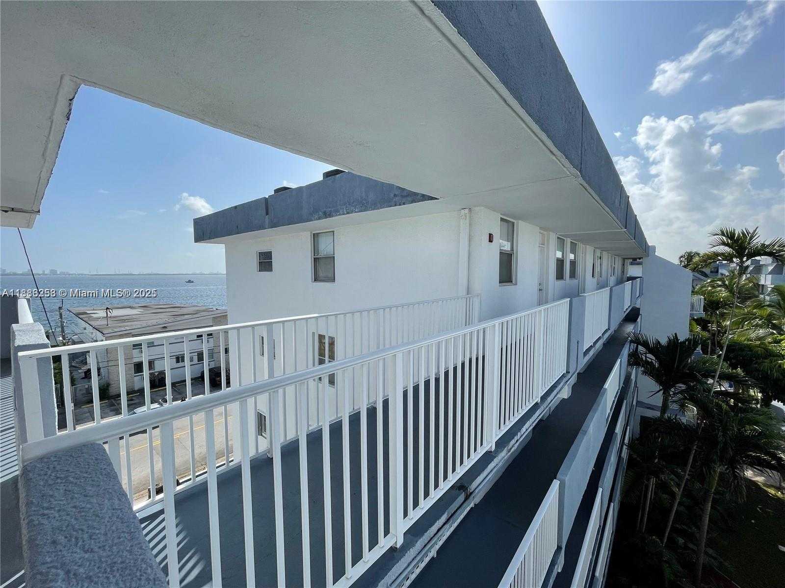 Small Image of 1801 SOUTH TREASURE DR #525, North Bay Village Number 29