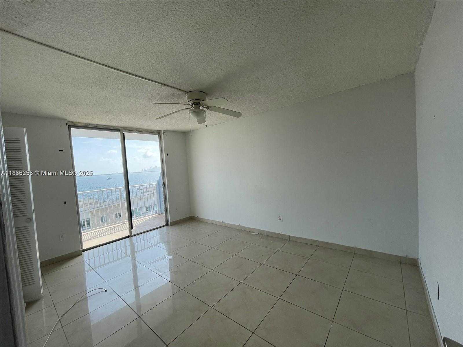 Small Image of 1801 SOUTH TREASURE DR #525, North Bay Village Number 30