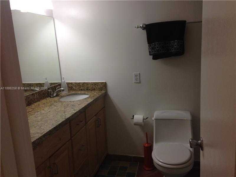 Small Image of 1801 SOUTH TREASURE DR #525, North Bay Village Number 32