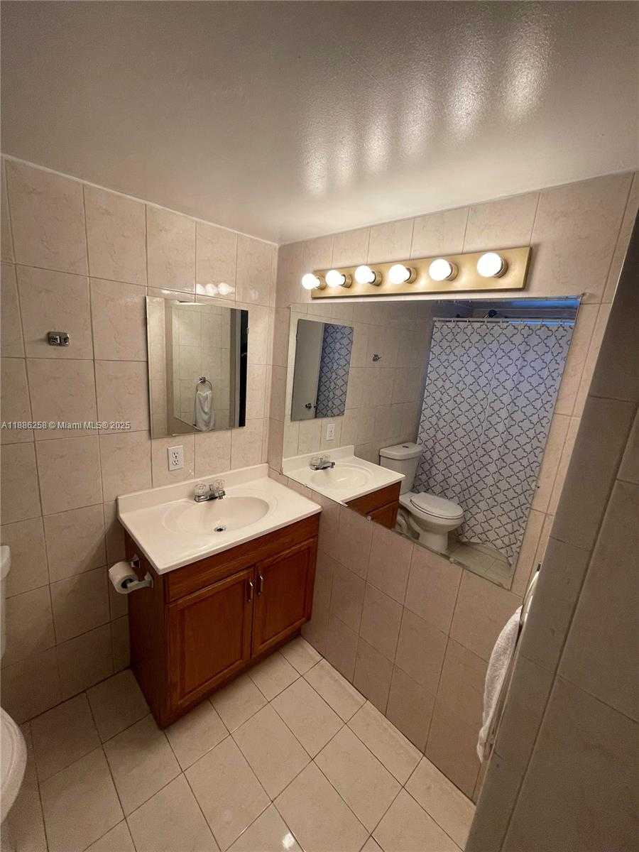 Small Image of 1801 SOUTH TREASURE DR #525, North Bay Village Number 6
