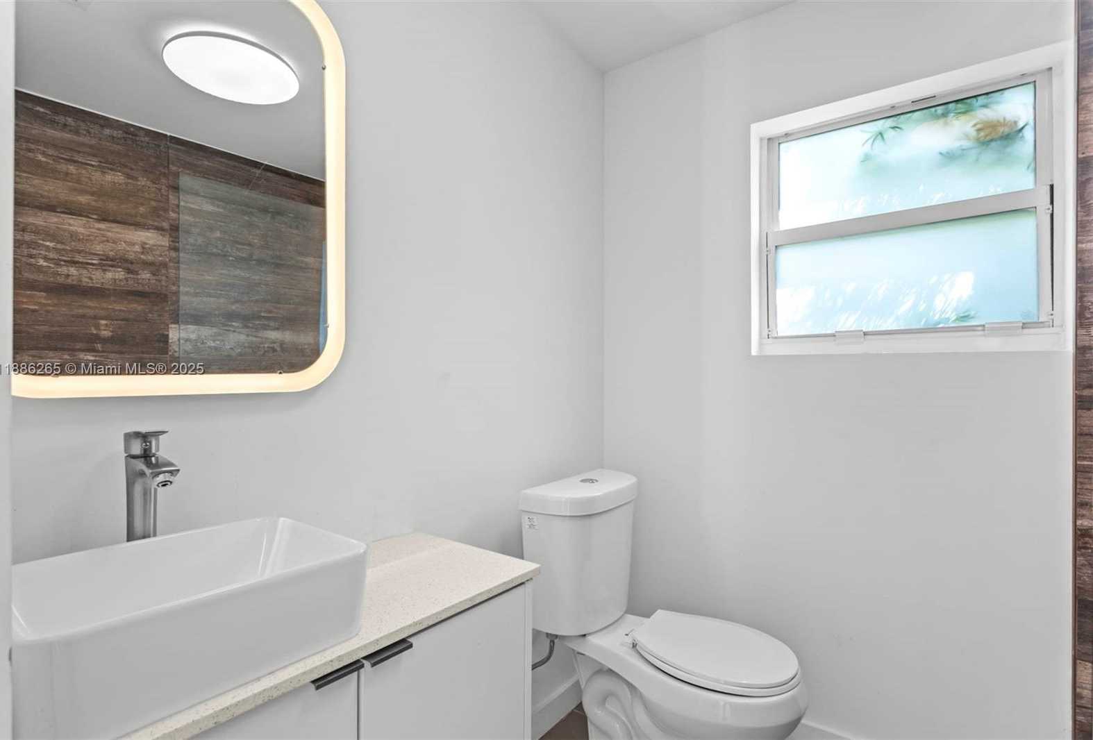 Small Image of 737 NORTH WEST 4TH ST, Hallandale Beach Number 20