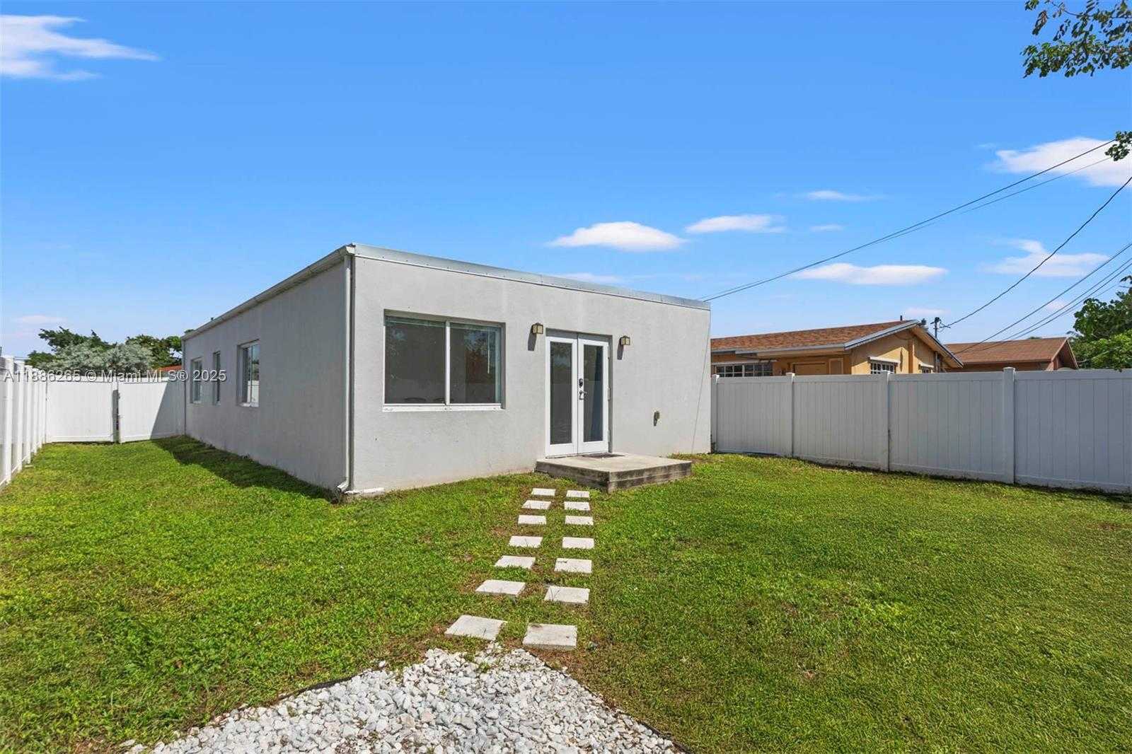 Small Image of 737 NORTH WEST 4TH ST, Hallandale Beach Number 22