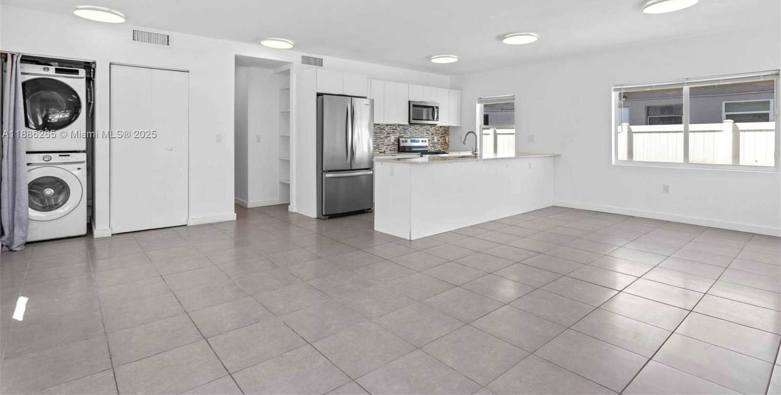 Small Image of 737 NORTH WEST 4TH ST, Hallandale Beach Number 4
