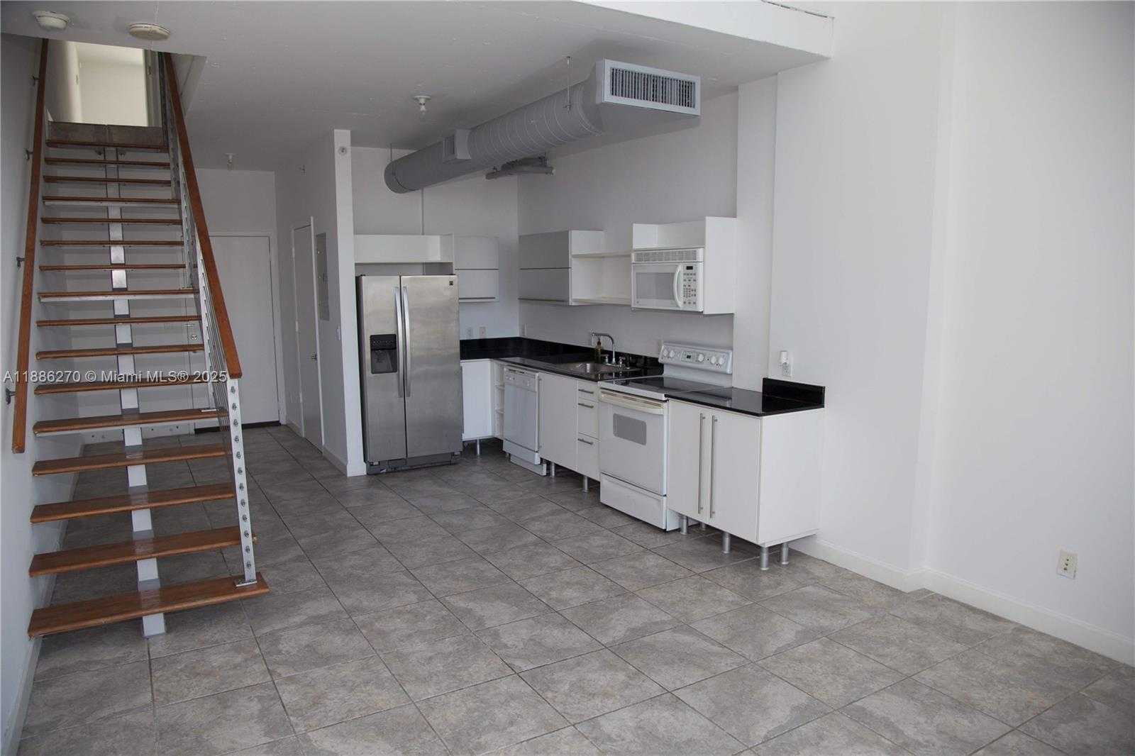 Small Image of 690 SOUTH WEST 1ST CT #2522, Miami Number 3