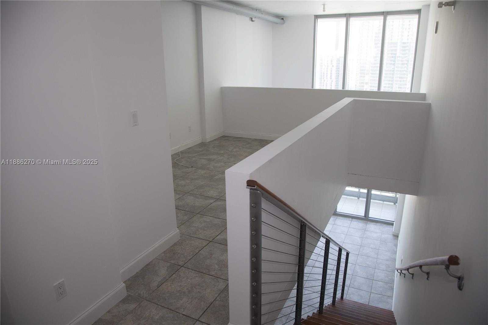 Small Image of 690 SOUTH WEST 1ST CT #2522, Miami Number 4