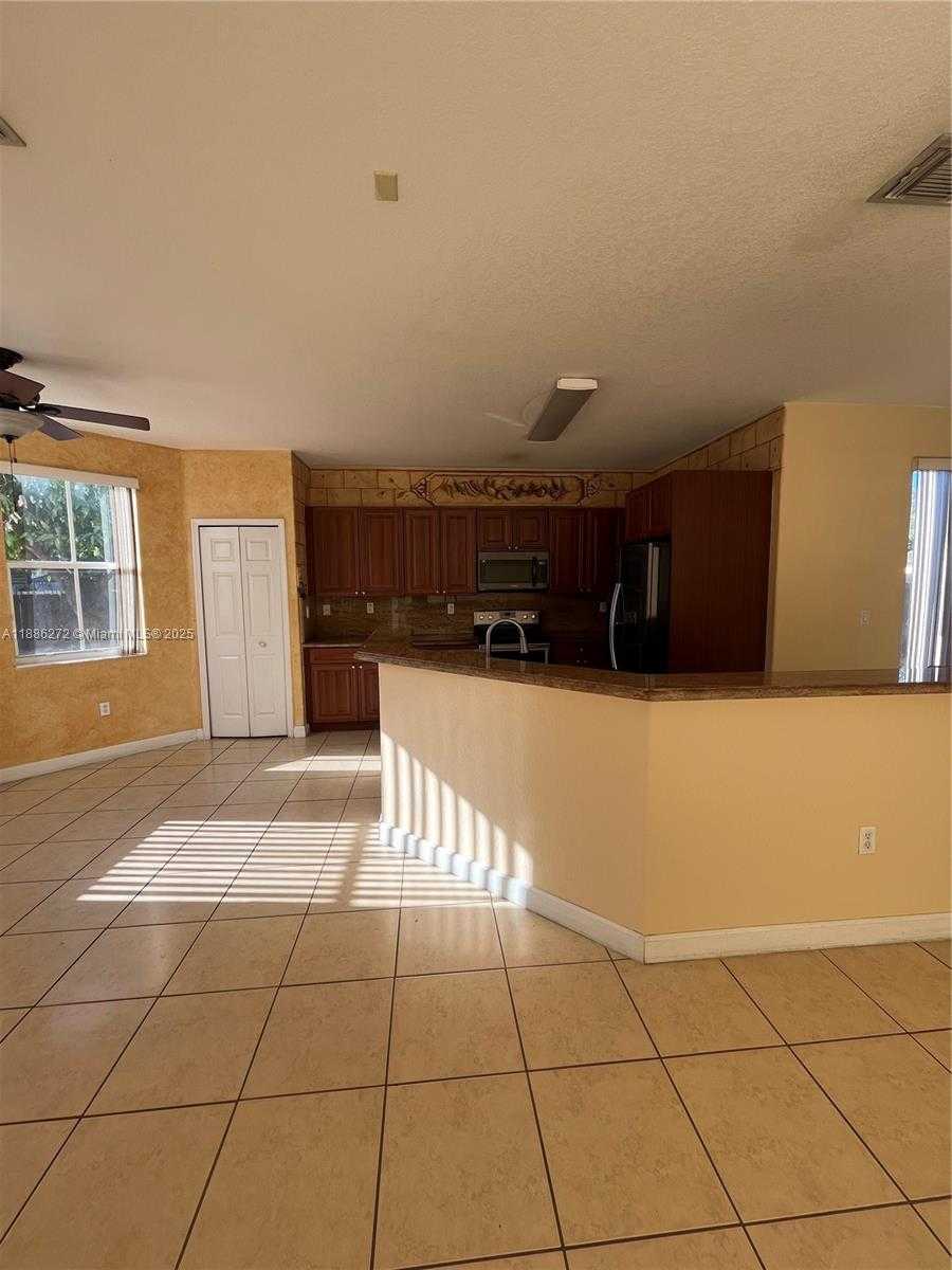 Small Image of 9140 SOUTH WEST 153RD AVE, Miami Number 36
