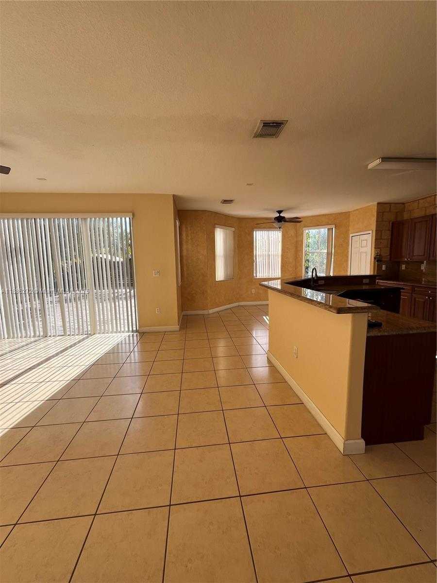 Small Image of 9140 SOUTH WEST 153RD AVE, Miami Number 38