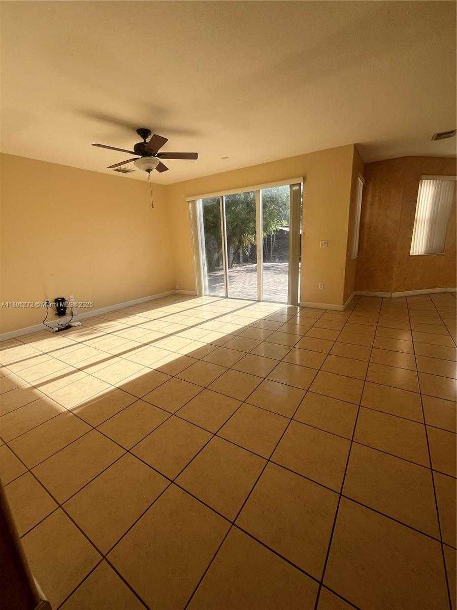 Small Image of 9140 SOUTH WEST 153RD AVE, Miami Number 39
