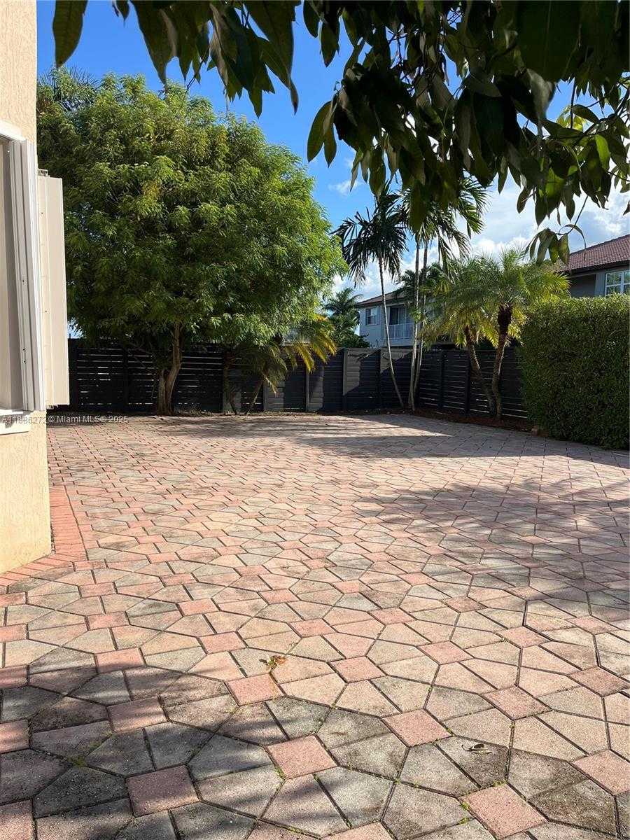 Small Image of 9140 SOUTH WEST 153RD AVE, Miami Number 7