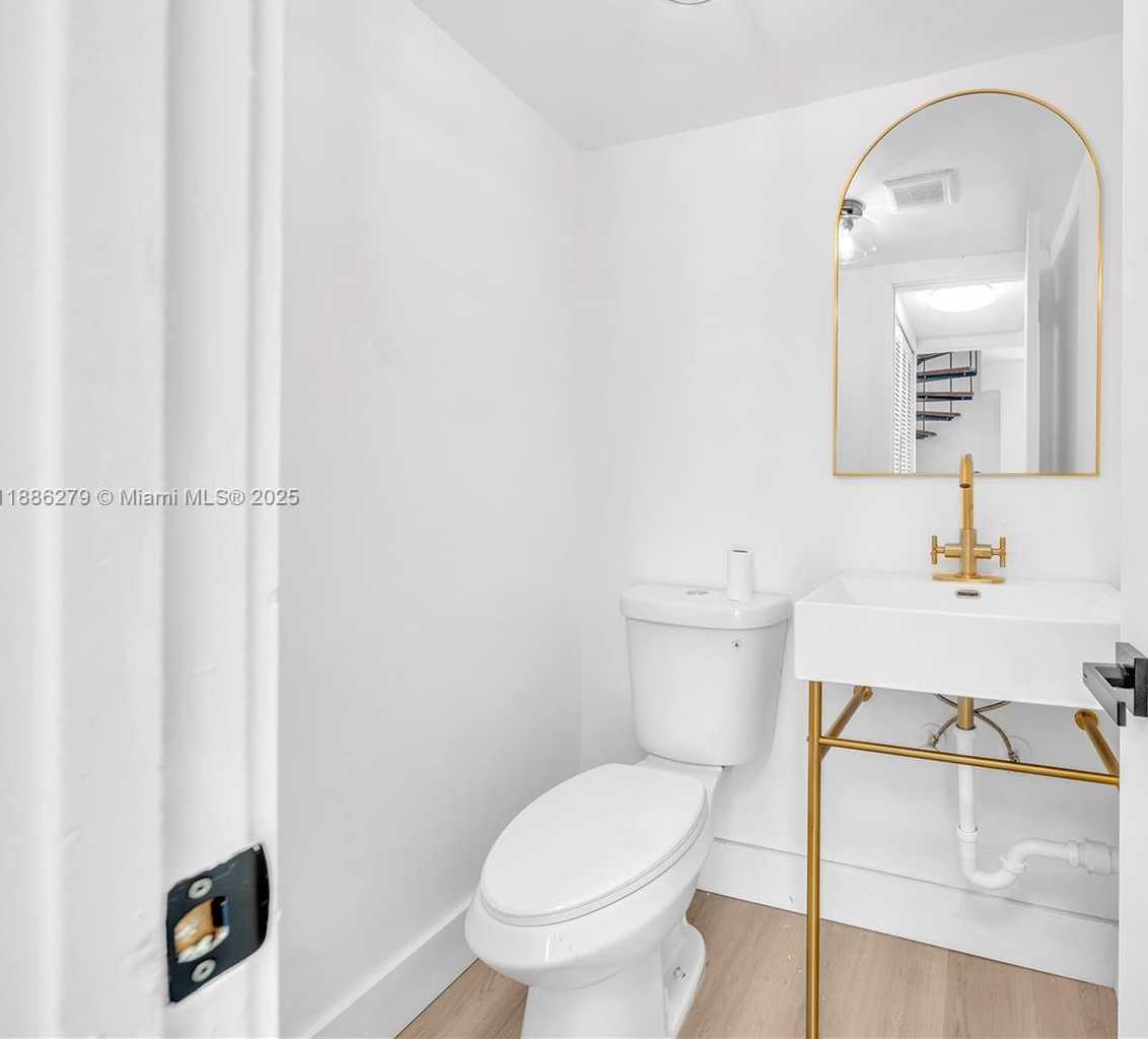 Small Image of 2745 SOUTH WEST 32ND AVE #2745, Miami Number 10