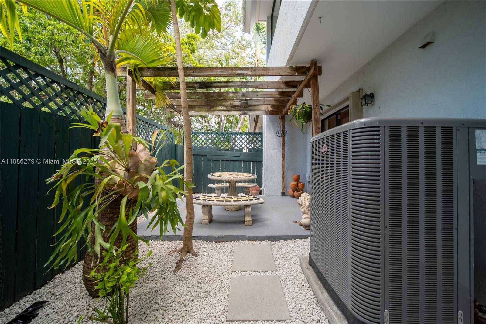 Small Image of 2745 SOUTH WEST 32ND AVE #2745, Miami Number 19