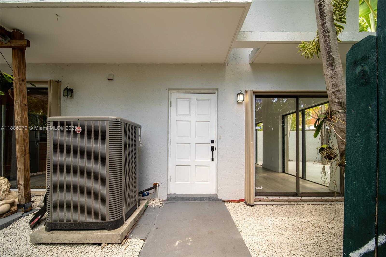 Small Image of 2745 SOUTH WEST 32ND AVE #2745, Miami Number 20