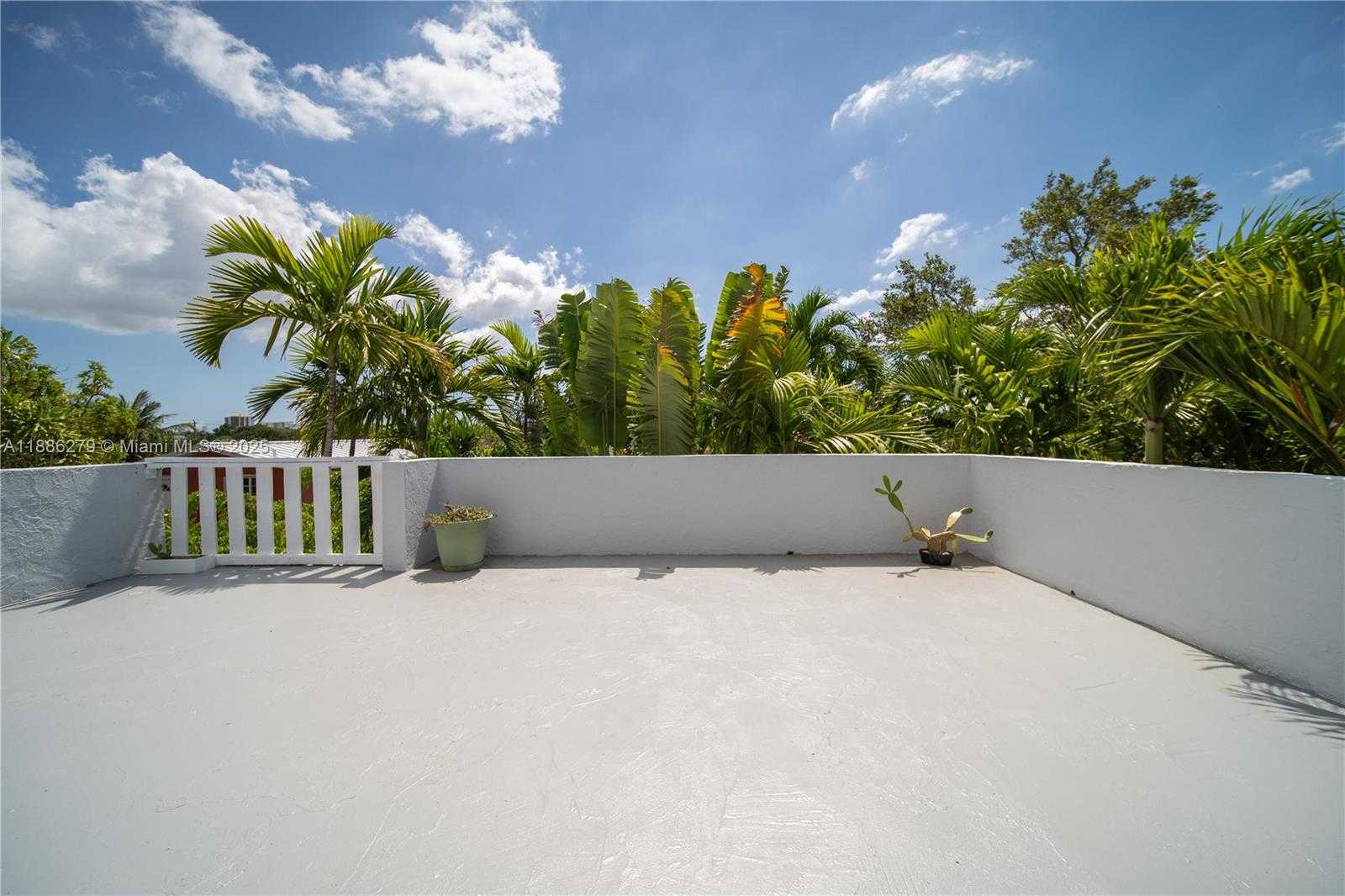 Small Image of 2745 SOUTH WEST 32ND AVE #2745, Miami Number 23