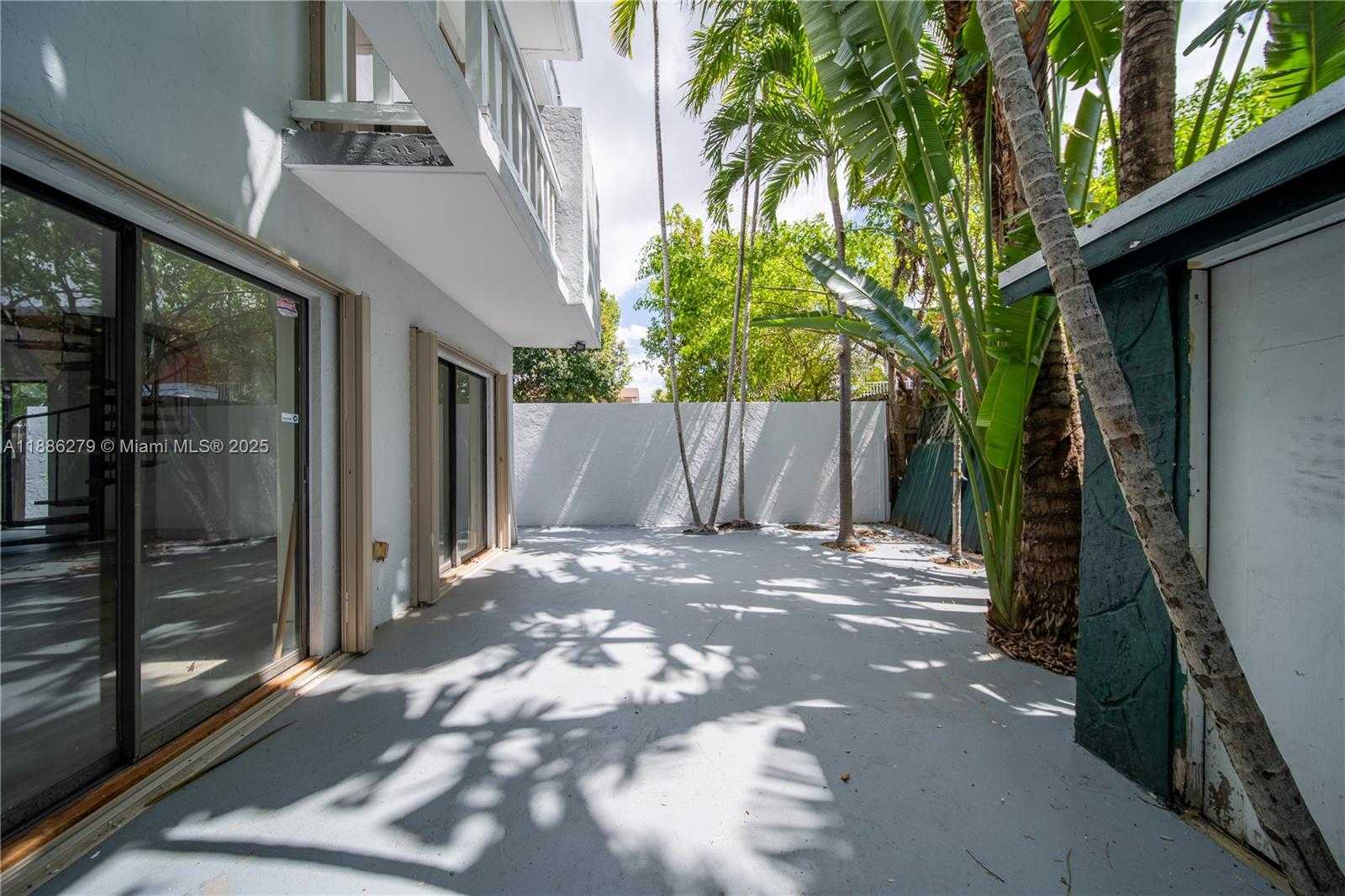 Small Image of 2745 SOUTH WEST 32ND AVE #2745, Miami Number 25