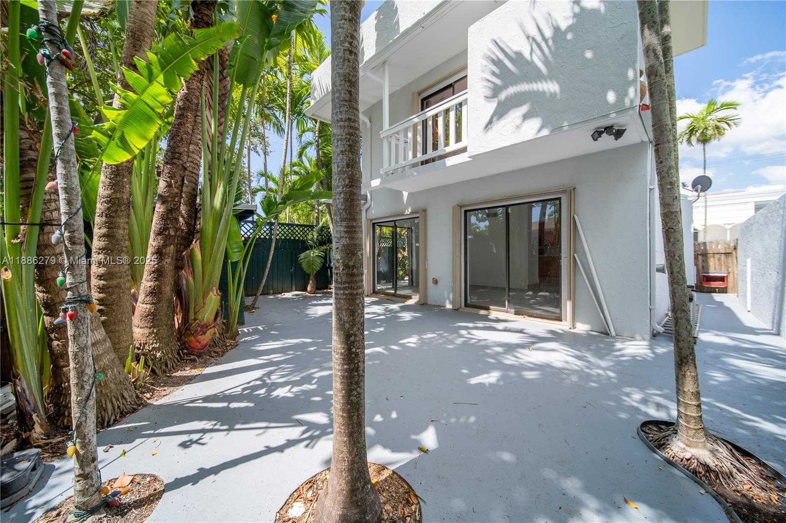 Small Image of 2745 SOUTH WEST 32ND AVE #2745, Miami Number 27