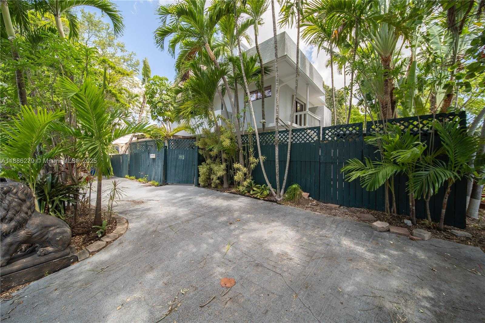 Small Image of 2745 SOUTH WEST 32ND AVE #2745, Miami Number 31