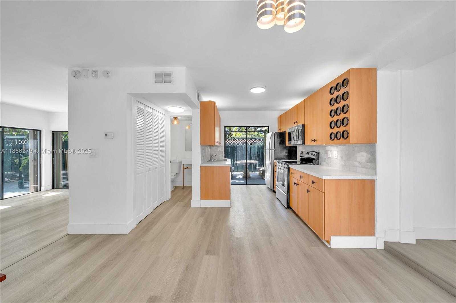 Small Image of 2745 SOUTH WEST 32ND AVE #2745, Miami Number 5