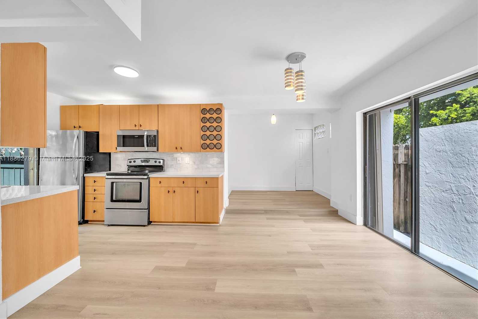 Small Image of 2745 SOUTH WEST 32ND AVE #2745, Miami Number 7
