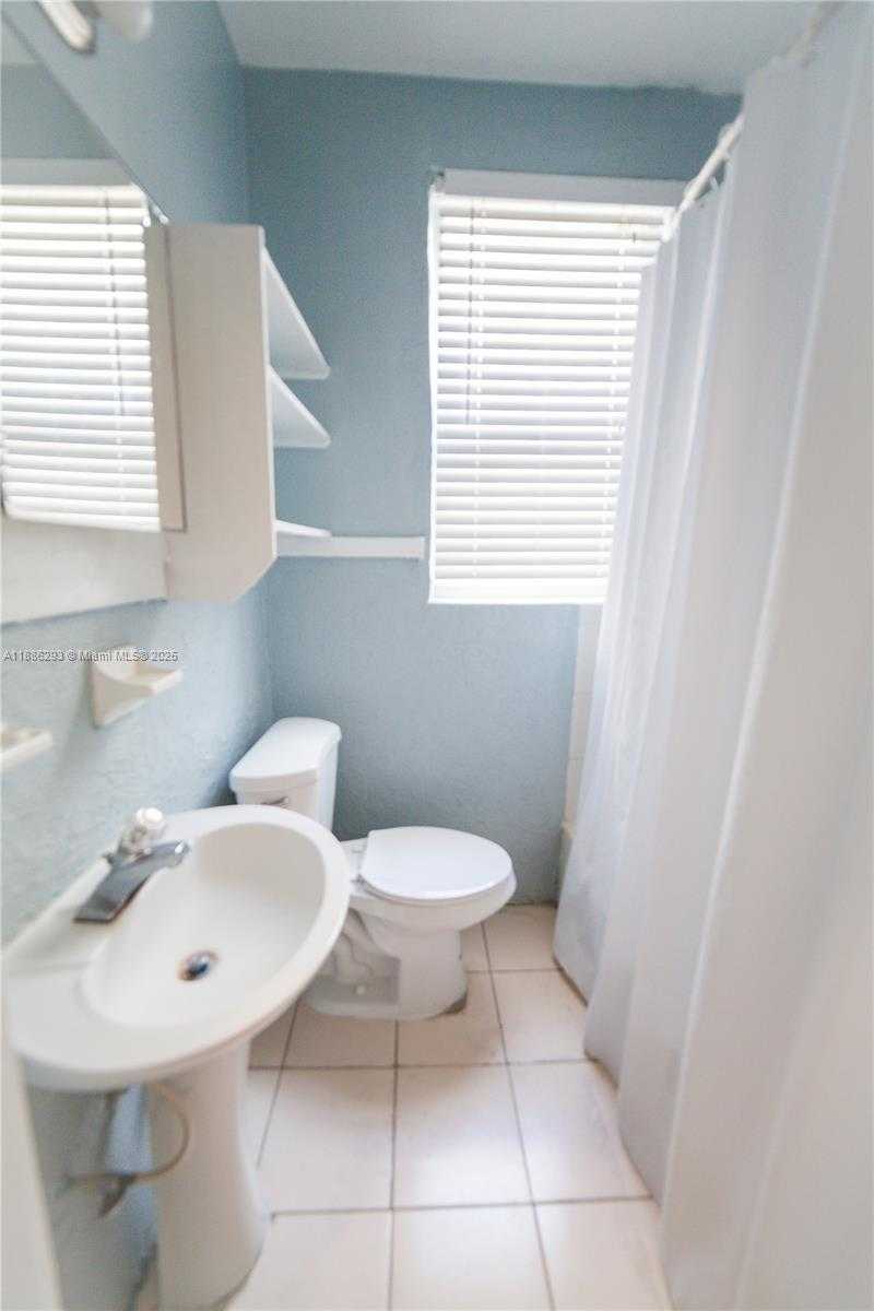 Small Image of 119 MENORES AVE #12, Coral Gables Number 2