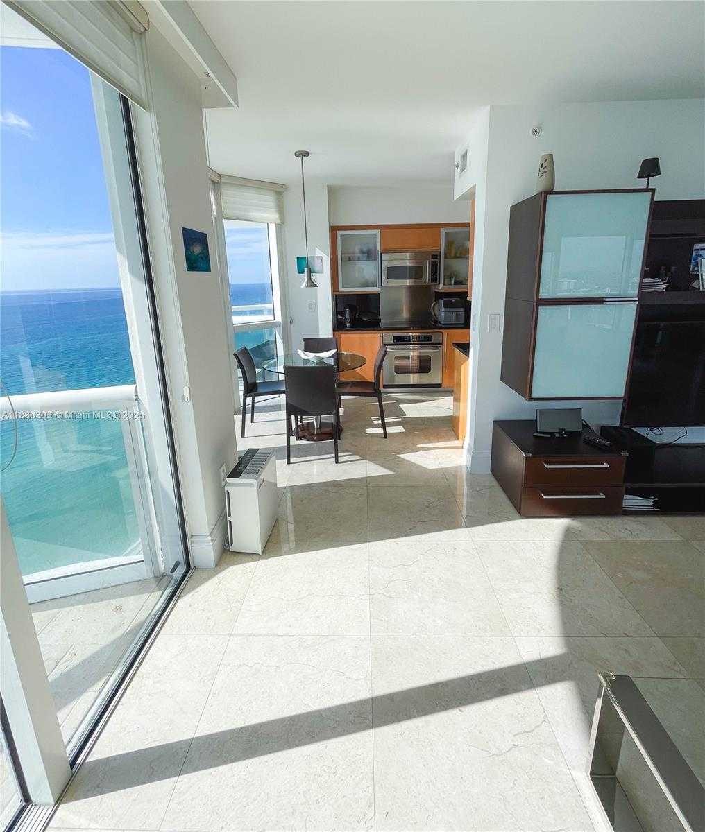 Small Image of 6365 COLLINS AVE #3201, Miami Beach Number 5