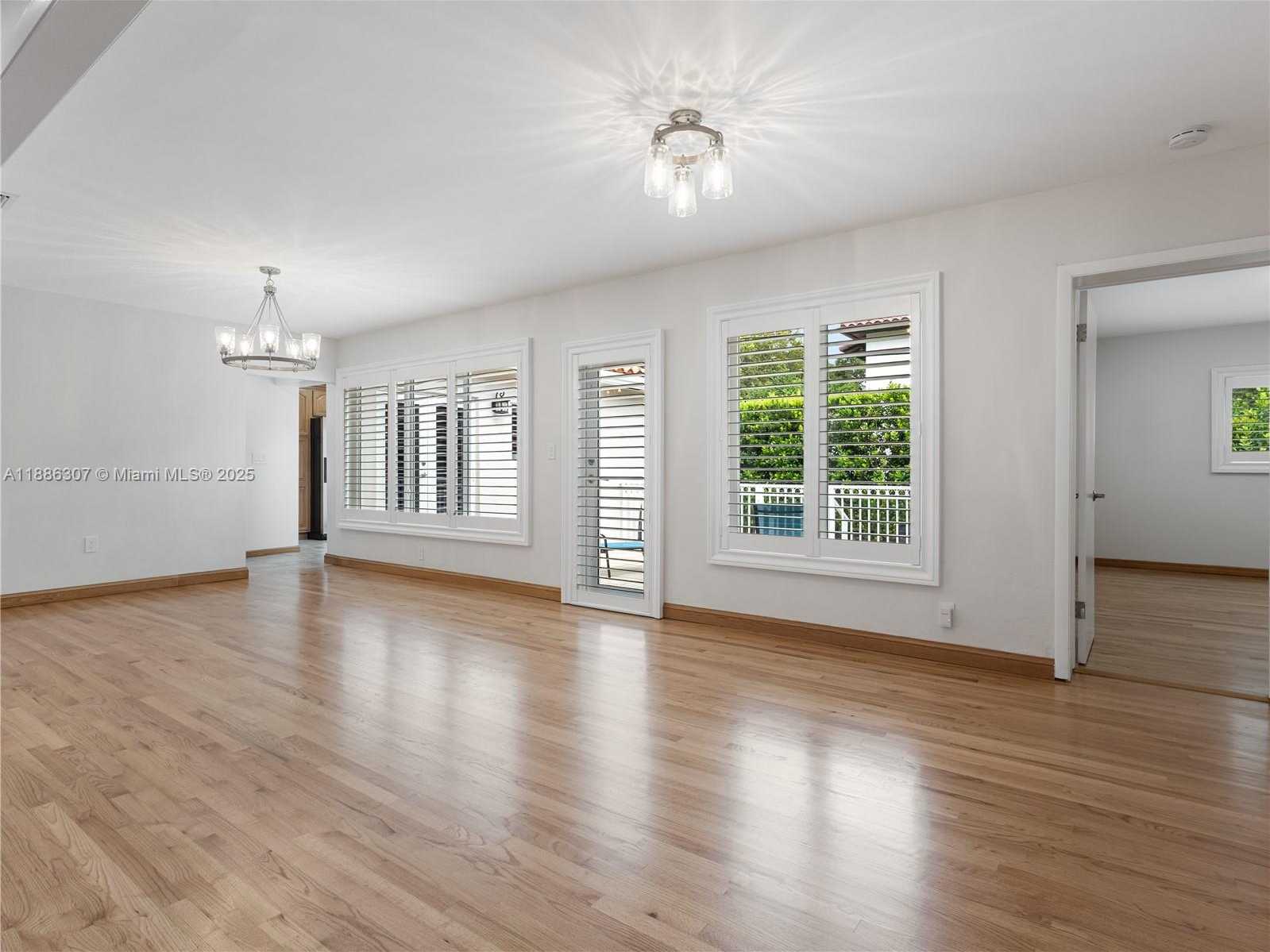 Small Image of 741 PALERMO AVE, Coral Gables Number 10