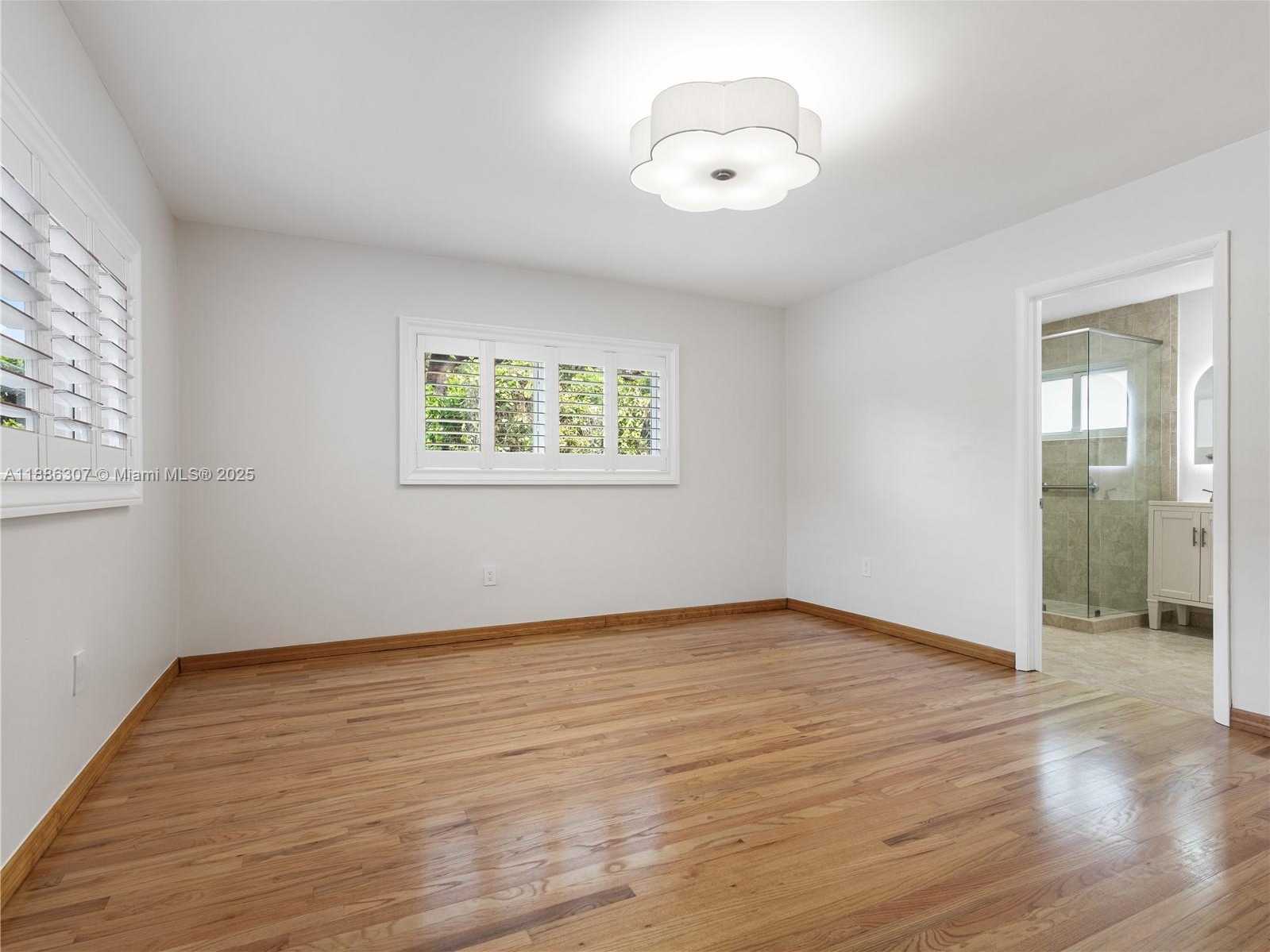 Small Image of 741 PALERMO AVE, Coral Gables Number 17
